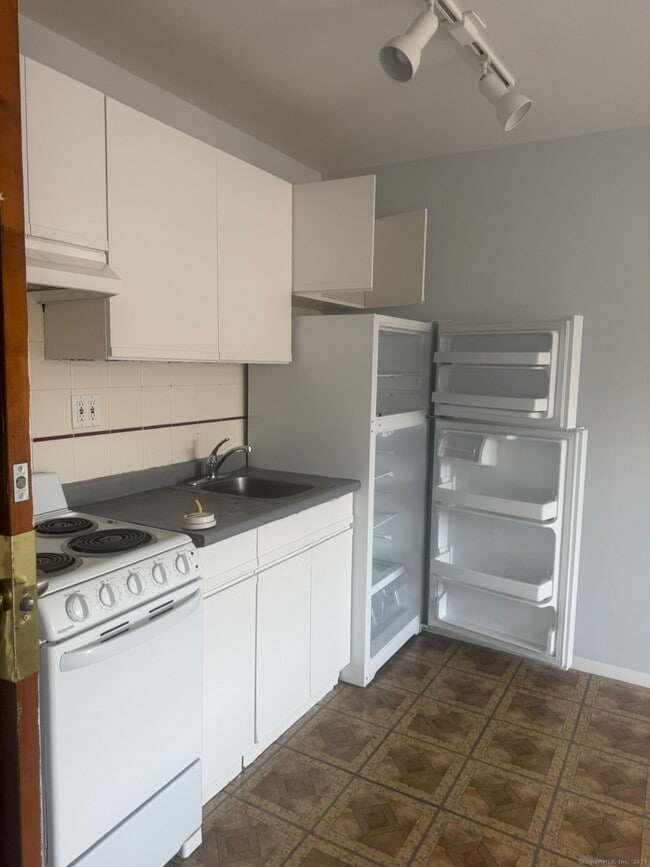 Photo - 217 Hollister Ave Apartment Unit C3
