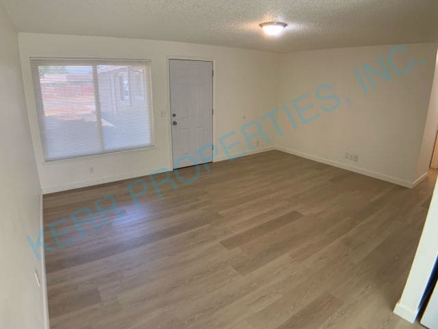 Photo - 16136 SE Main St