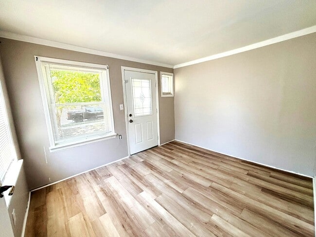 Photo - 7006 Toepfer Rd