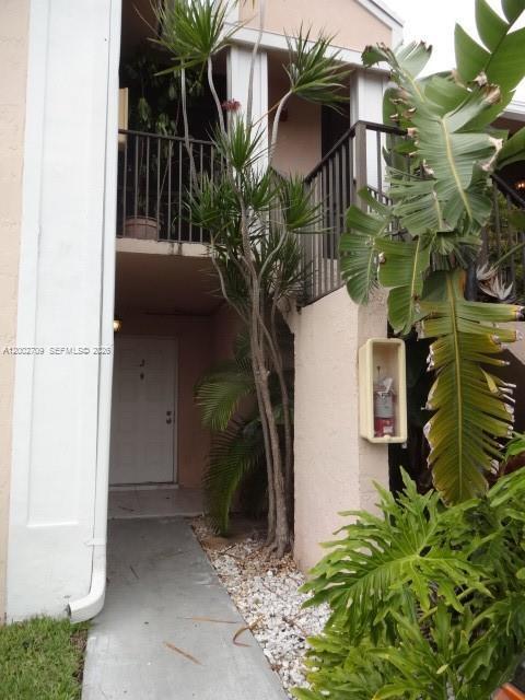 Building Photo - 1190 Washington Cir Unit 1190J