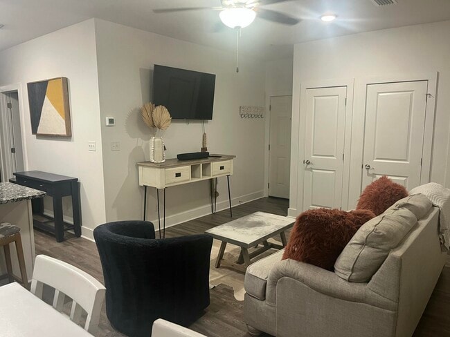 3938 W County Hwy 30A Unit 614