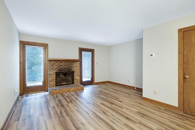 Photo - 5544 Kaplan Dr Unit B