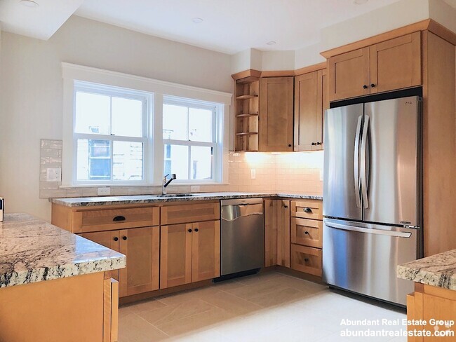 Building Photo - 19 Creighton St Rental