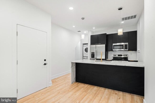 Building Photo - 1949 N 32nd St