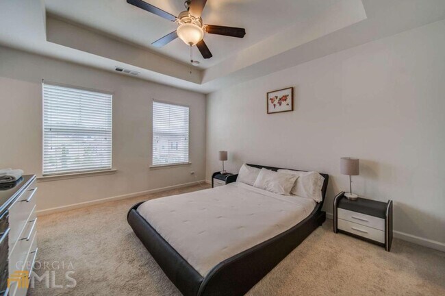 Photo - 882 Ambient Way SW