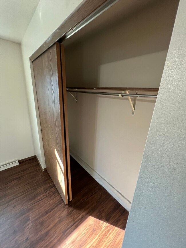 Photo - 3 bed/1.5 bath Duplex in Madison, WI Casa