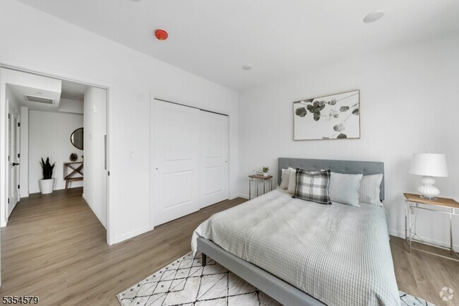 Building Photo - 15 S 13th St Unit 305 Rental