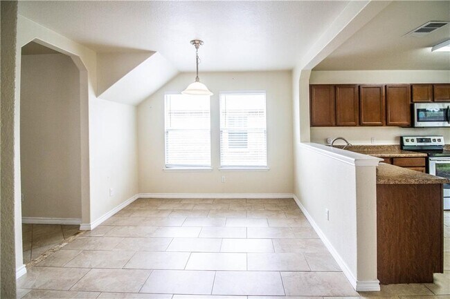 Photo - 413 Moorhen Cove