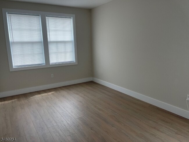 335 6th Ave