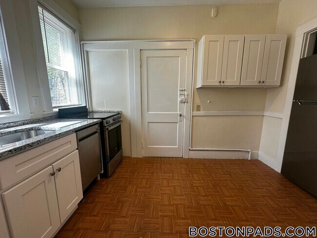Photo - 1725 Commonwealth Ave Unit 4