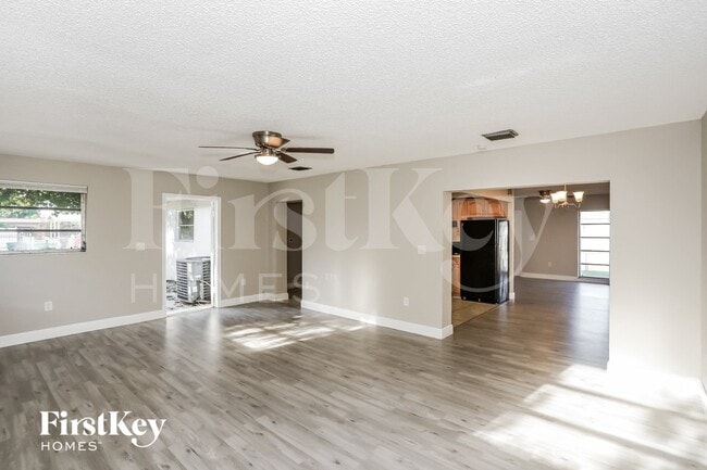 Photo - 19424 NW 48th Ave