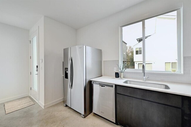 Photo - 705 N Bluff Dr Unit 11