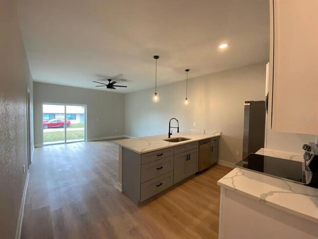 Photo - 10524 Pendleton Ave