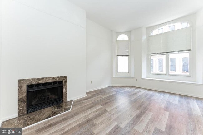 Building Photo - 2020 Walnut St Unit 2032
