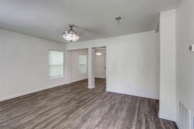 1738 Oak Hill Cir