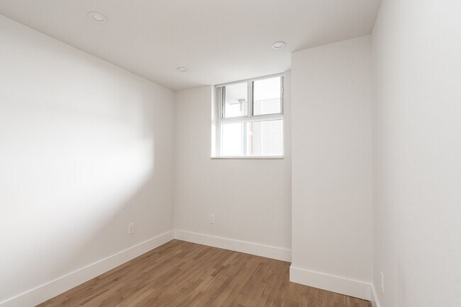 Photo - 230 Oak St Unit 305