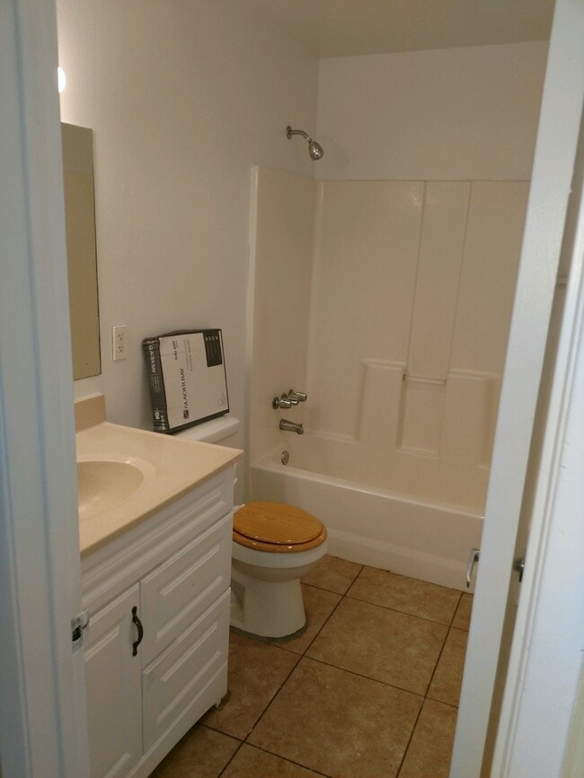 2117 Fountain View Ct