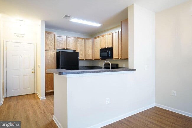 Building Photo - 1311 Karen Blvd Unit 407