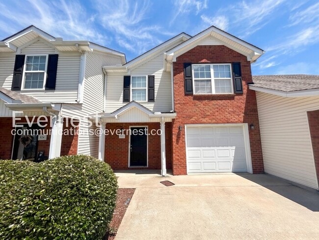 Building Photo - 2 Bed, 2.5 Bath Home with Fenced Yard & Garage / Coming Soon!