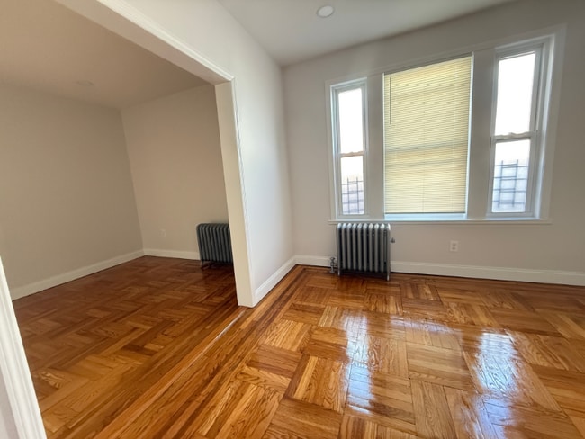 Photo - 1644 Williamsbridge Rd