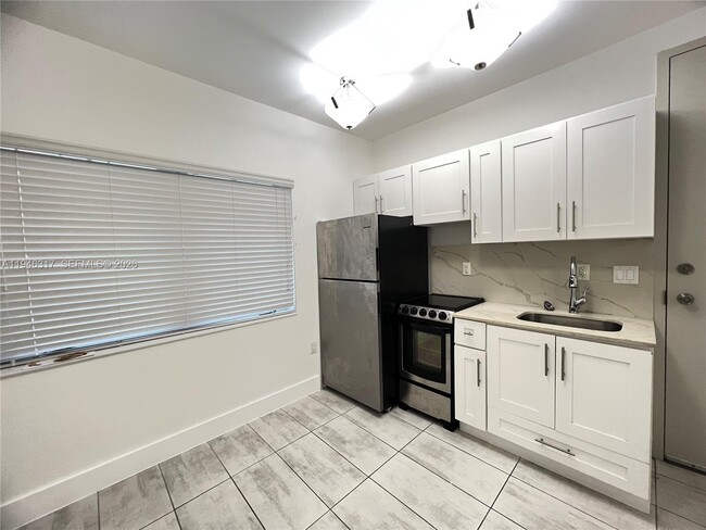 Building Photo - 1201 Pennsylvania Ave Unit 111