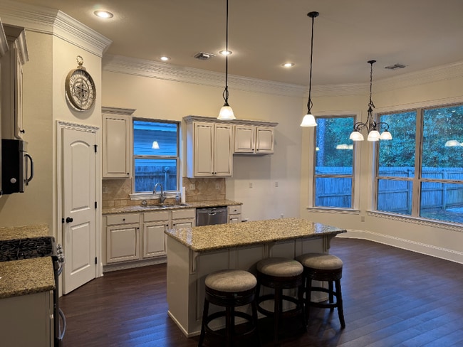 Photo - 556 Bateleur Way