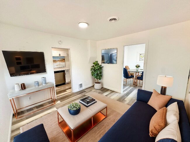 Photo - 2430 E Monument St