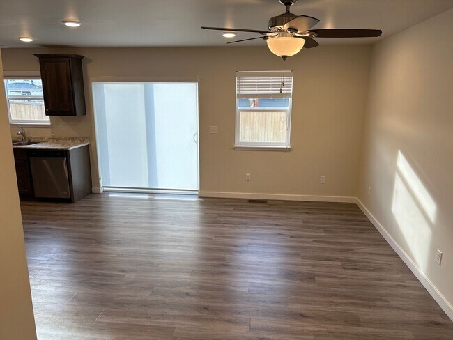 Photo - 601 13th St Unit B