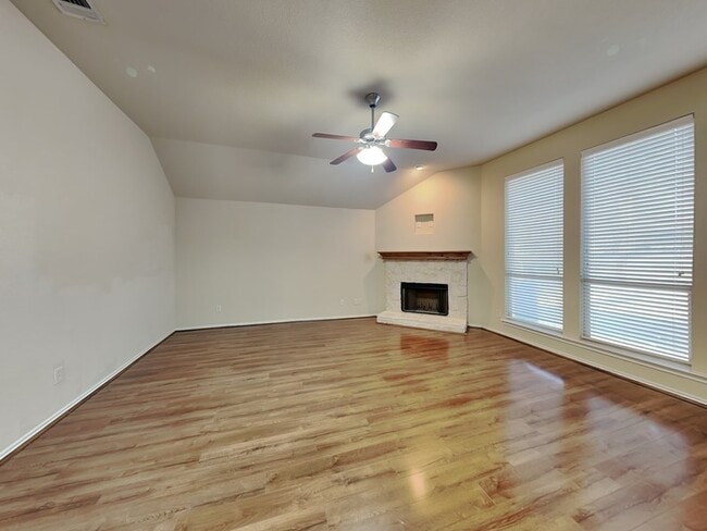 Photo - 1605 Grey Willow Ln