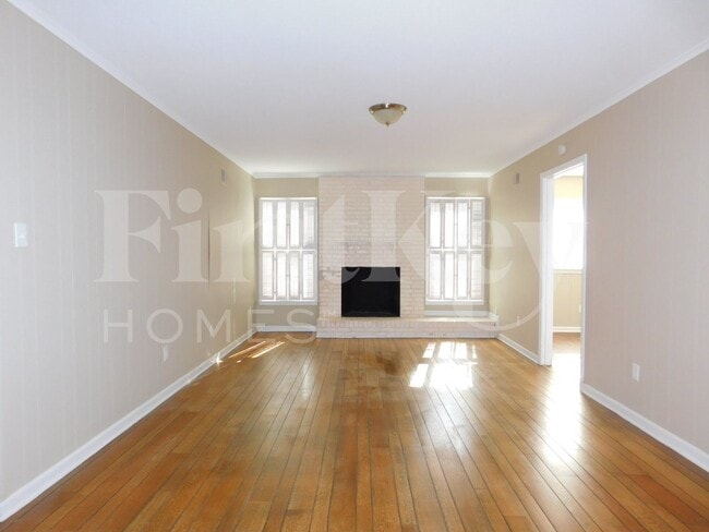 Photo - 6135 Haddington Dr