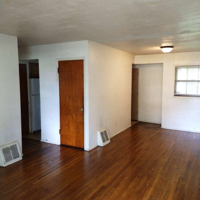 Photo - 154 Cameron Rd