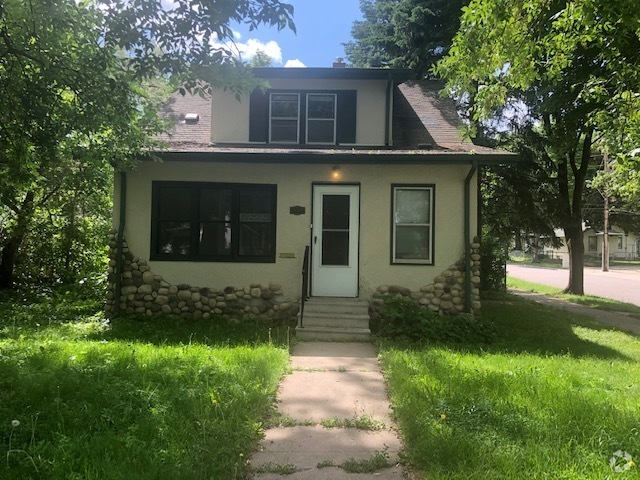 Building Photo - Self Showing - 2bd/1ba in South Minneapolis! Rental