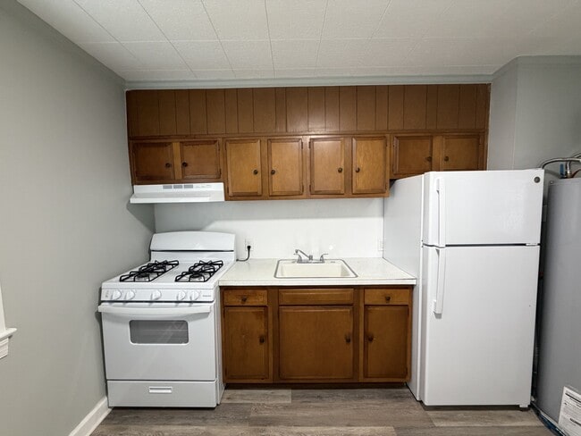 Photo - 711 Dennis St