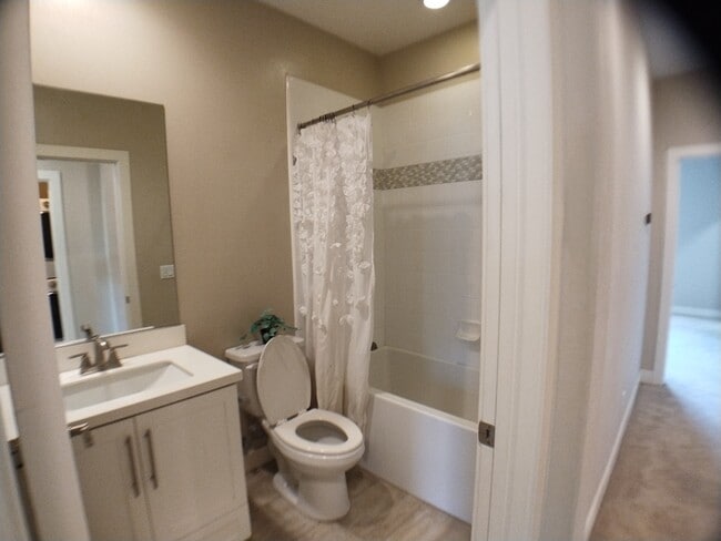 139 W Live Oak Ave Unit D