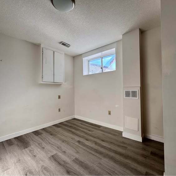 Photo - 35 Martindale Mews NE