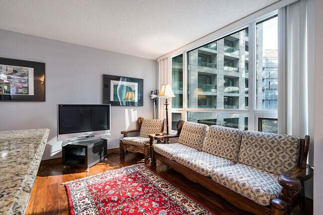 Photo - 600-600 Fleet St