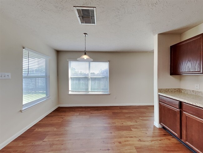 Photo - 3947 Hawthorn Glen Ct
