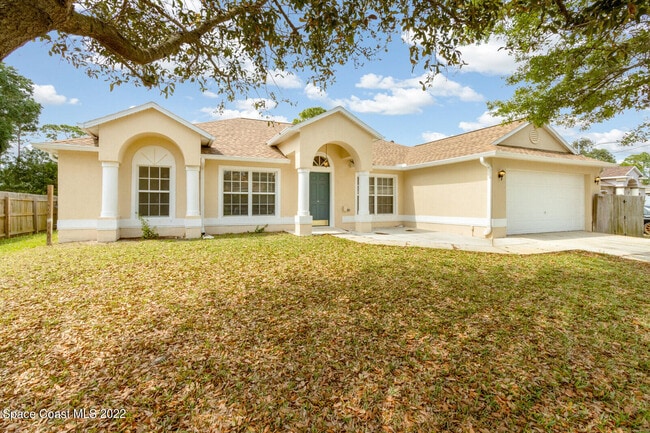 Photo - 163 Abello Rd SE