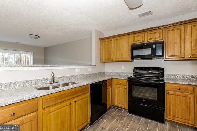 Photo - 5319 Creekview Way