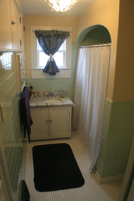 main level bathroom - 630 Columbia St (Colorado Springs, CO)