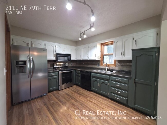 2111 NE 79th Terrace