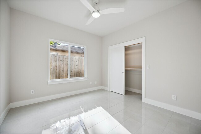 Photo - 5314 Suez St