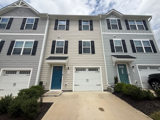 Building Photo - Newly Built 3BD, 2.5BA Wendell Townhome in an HOA Community with Amenities