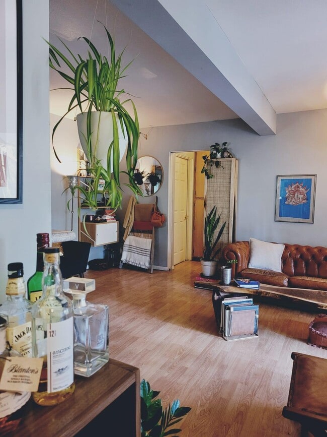 Photo - 3641 Kelton Ave Unidad A