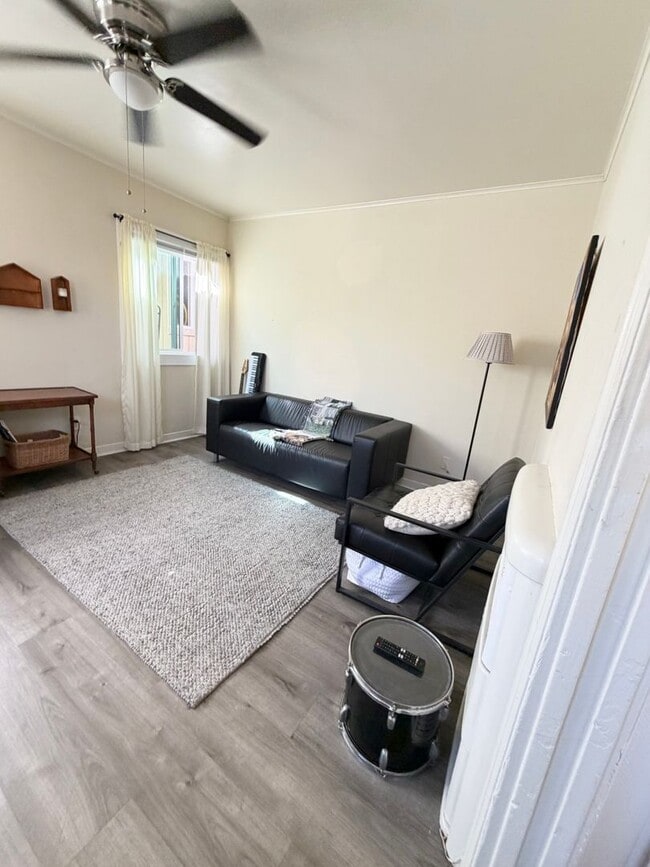 Building Photo - Adorable North Park 1 Bedroom with Parking