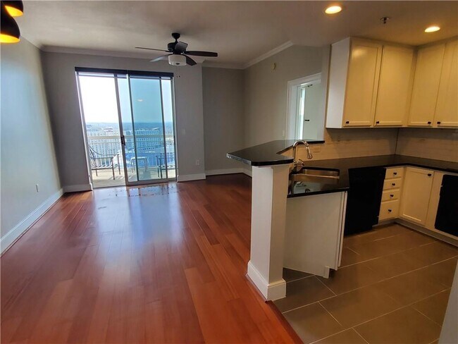 Photo - 285 Centennial Olympic Park Dr NW Unidad 1903