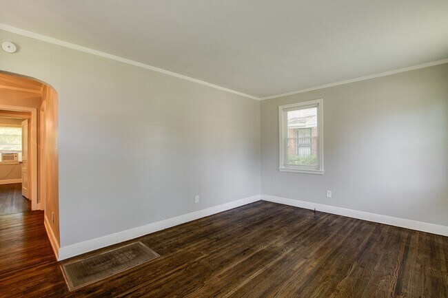 Photo - Classic Midtown Duplex
