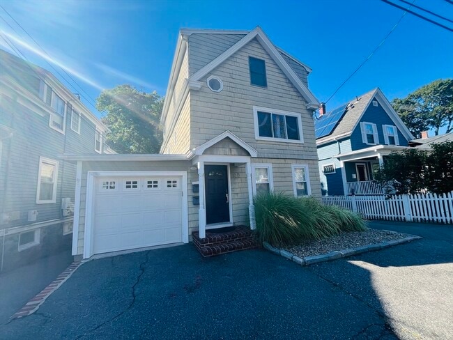Building Photo - 138 Redington St Unit 2