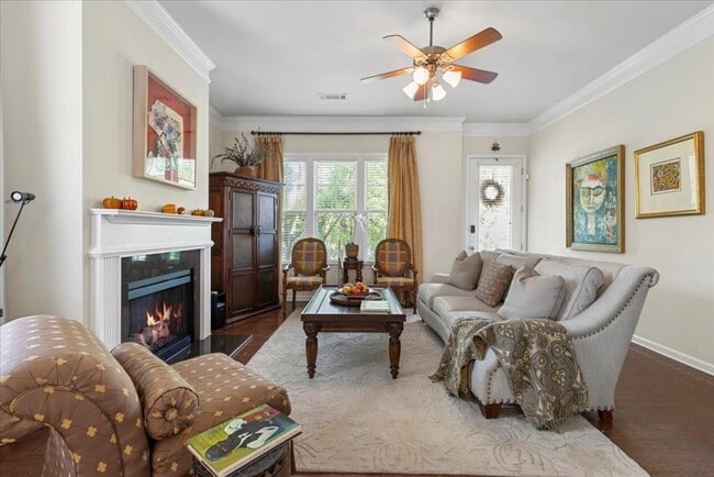 Photo - 1751 Breyerton Dr NE
