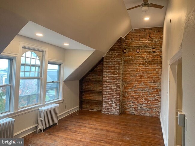 Building Photo - 1304 N Clayton St Unit 3